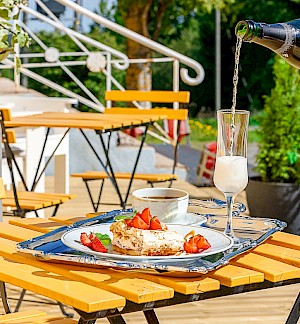 Ravintola Majatalo Brukan terassi